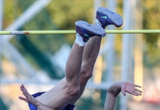 Milli atlet Enes Talha Şenses, yüksek atlamada Türkiye rekoru kırdı