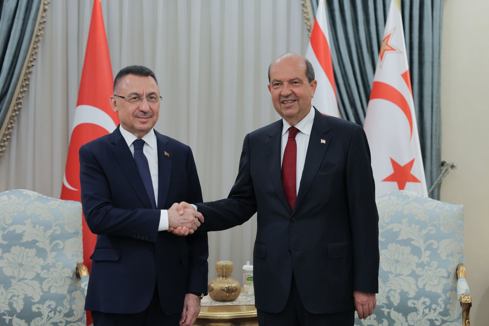 KKTC Cumhurbaşkanı Tatar, Cumhurbaşkanı Yardımcısı Fuat Oktay’ı kabul etti