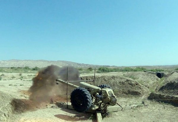 Artilleriya bölmələrində döyüş atışlı təlim keçirilir (VİDEO)