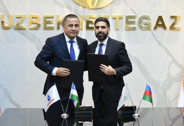 Azerbaijani, Uzbek oil companies sign roadmap to expand cooperation (PHOTO)
