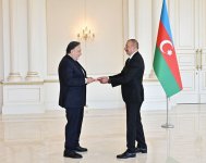 Президент Ильхам Алиев принял верительные грамоты новоназначенного посла Чехии в Азербайджане (ФОТО)