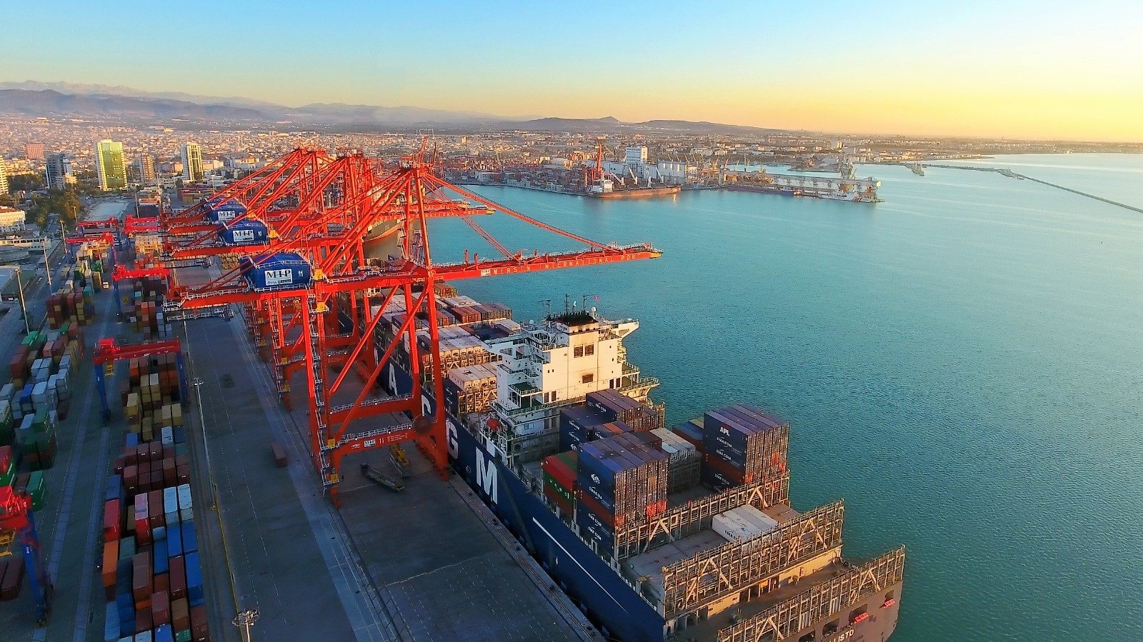 Yanvar-avqust aylarında Fransadan Türkiyə limanlarına 4 milyon tondan çox yük daşınıb (ÖZƏL)