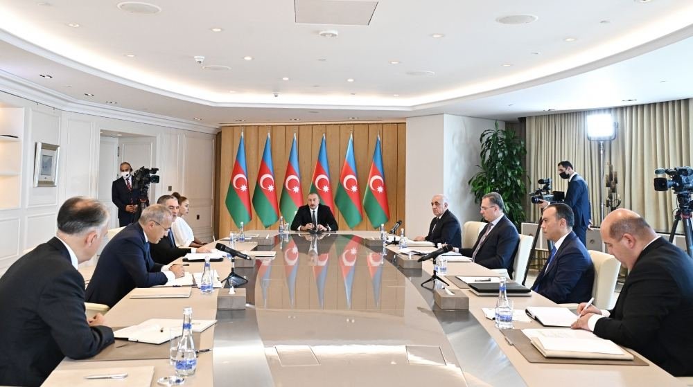 Президент Ильхам Алиев: В этом году наша внешняя политика была очень активной, и международный авторитет нашей страны еще больше возрос