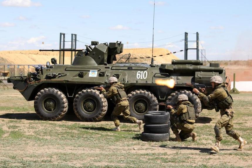 Боевые стрельбы проходят в десантно-штурмовых войсках Казахстана