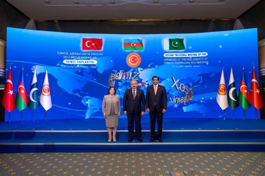 Азербайджан, Турция и Пакистан подписали "Стамбульскую декларацию" (ФОТО)