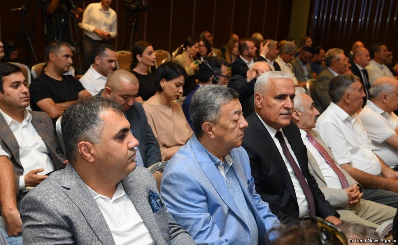 В Баку проходит конференция на тему «Углубление реформ в СМИ: к новым целям» (ФОТО)