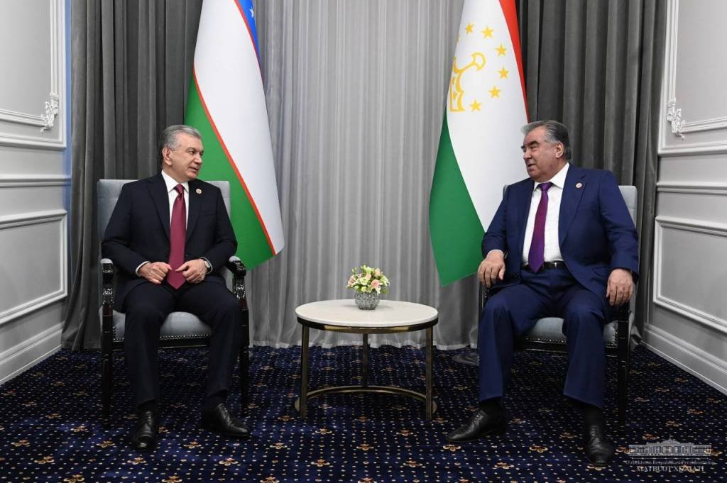 Лидеры Узбекистана и Таджикистана обсудили актуальные вопросы двустороннего сотрудничества
