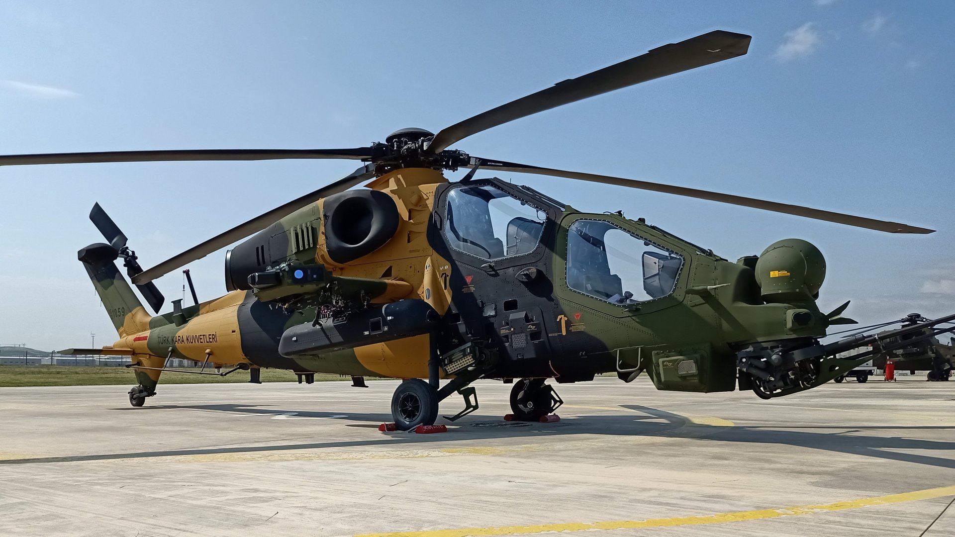 Türkiyənin Raket Xəbərdarlıq Sistemi ilə təchiz edilmiş ilk ATAK helikopteri Quru Qoşunlarına təhvil edilib