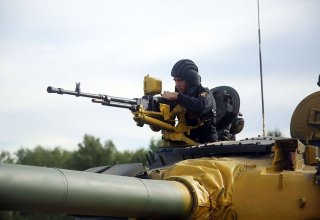 Tankçılarımız “Tank biatlonu” müsabiqəsinə hazırlıqlarını davam etdirir (FOTO)