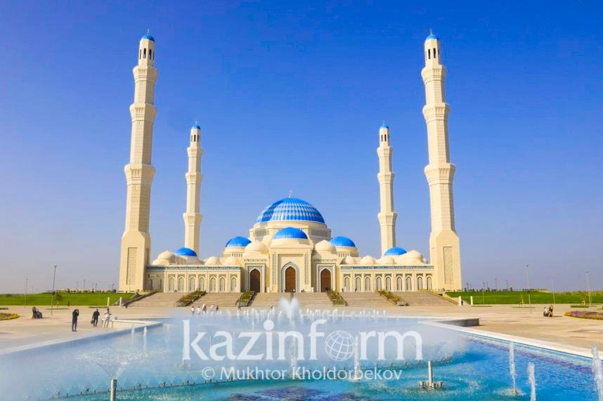 Новая мечеть открылась в столице Казахстана, входит в десятку крупнейших мечетей мира