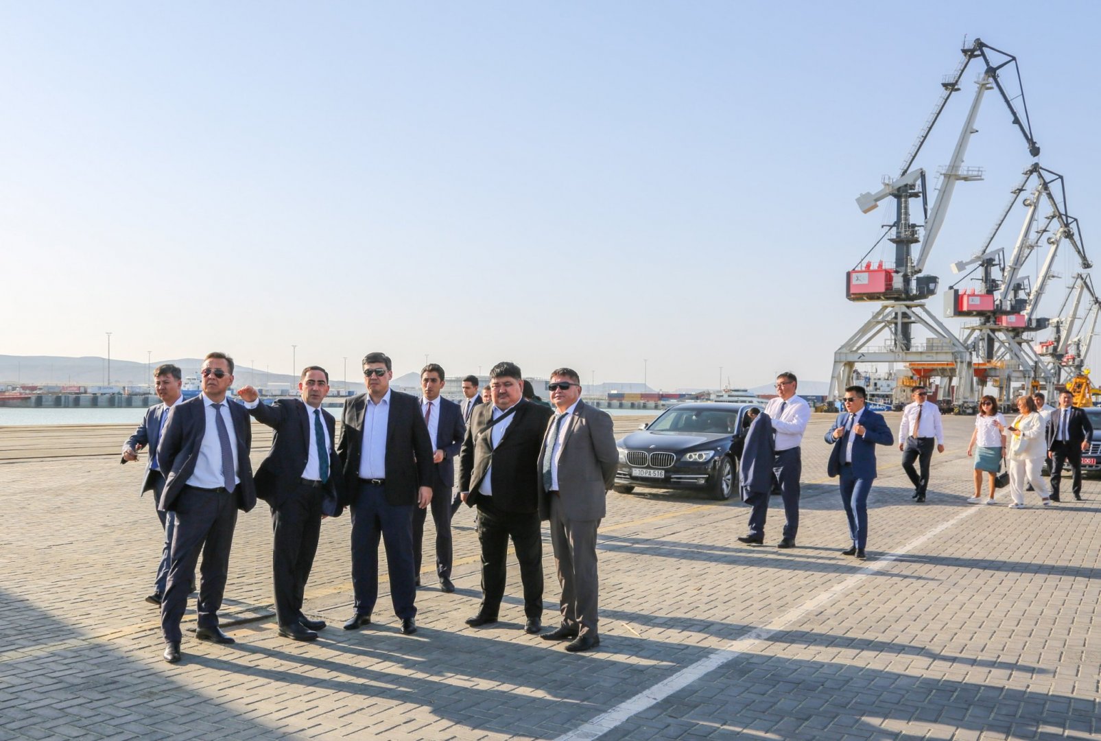 Бакыт Торобаев в рамках рабочего визита в город Баку ознакомился с деятельностью ряда предприятий