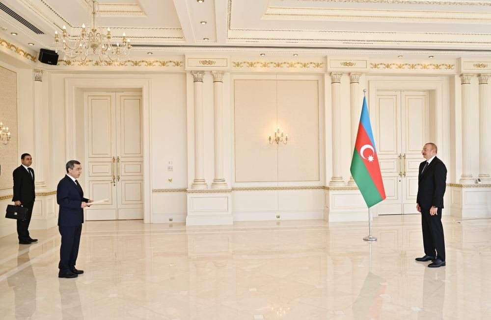 Туркменистан уделяет особое внимание отношениям с братским Азербайджаном - посол