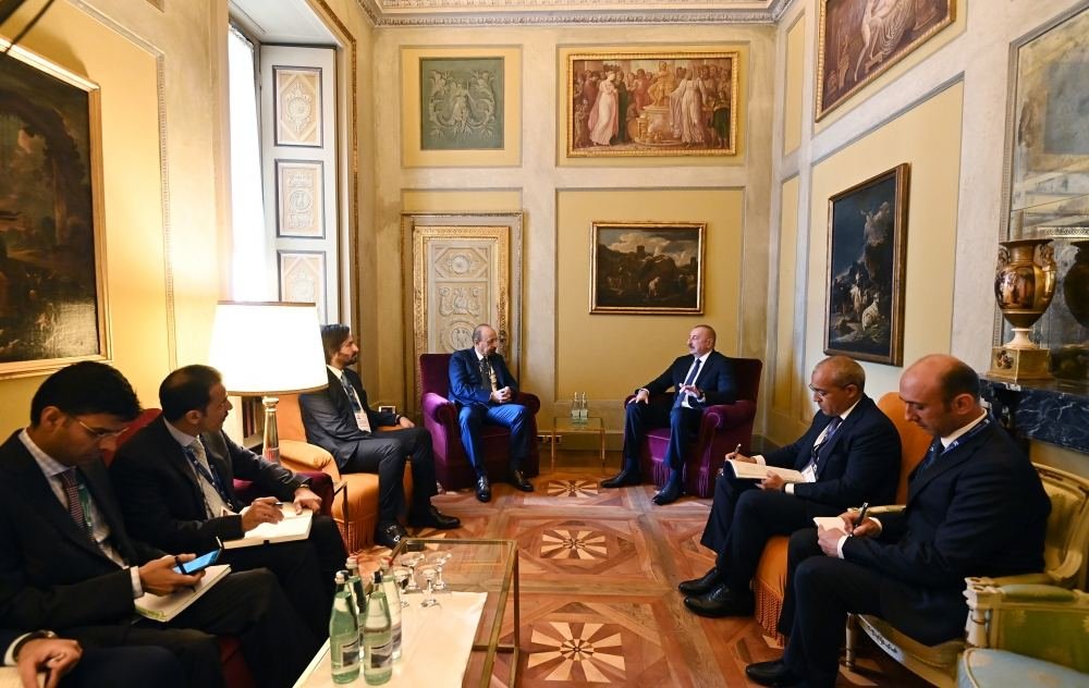 President Ilham Aliyev meets with Saudi Arabian minister of investment in Italian Cernobbio city (PHOTO)