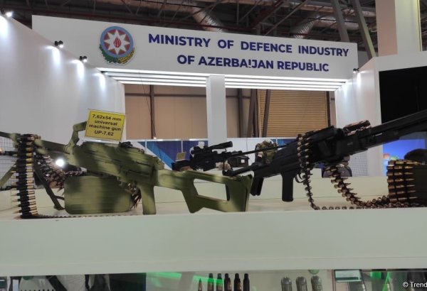Azərbaycan "ADEX 2022"-də yerli istehsal olan pulemyotları təqdim edib (FOTO)