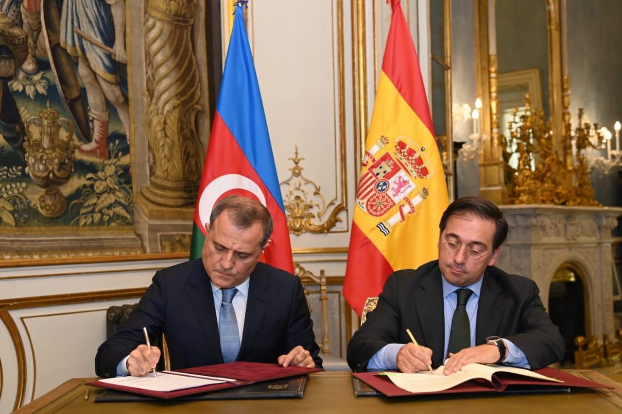 Azərbaycan və İspaniya arasında anlaşma memorandumu imzalanıb (FOTO)