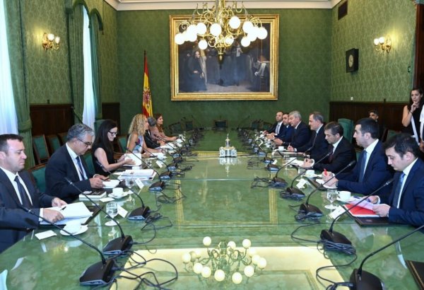 Azerbaijani FM meets President of Spanish Congress of Deputies (PHOTO)