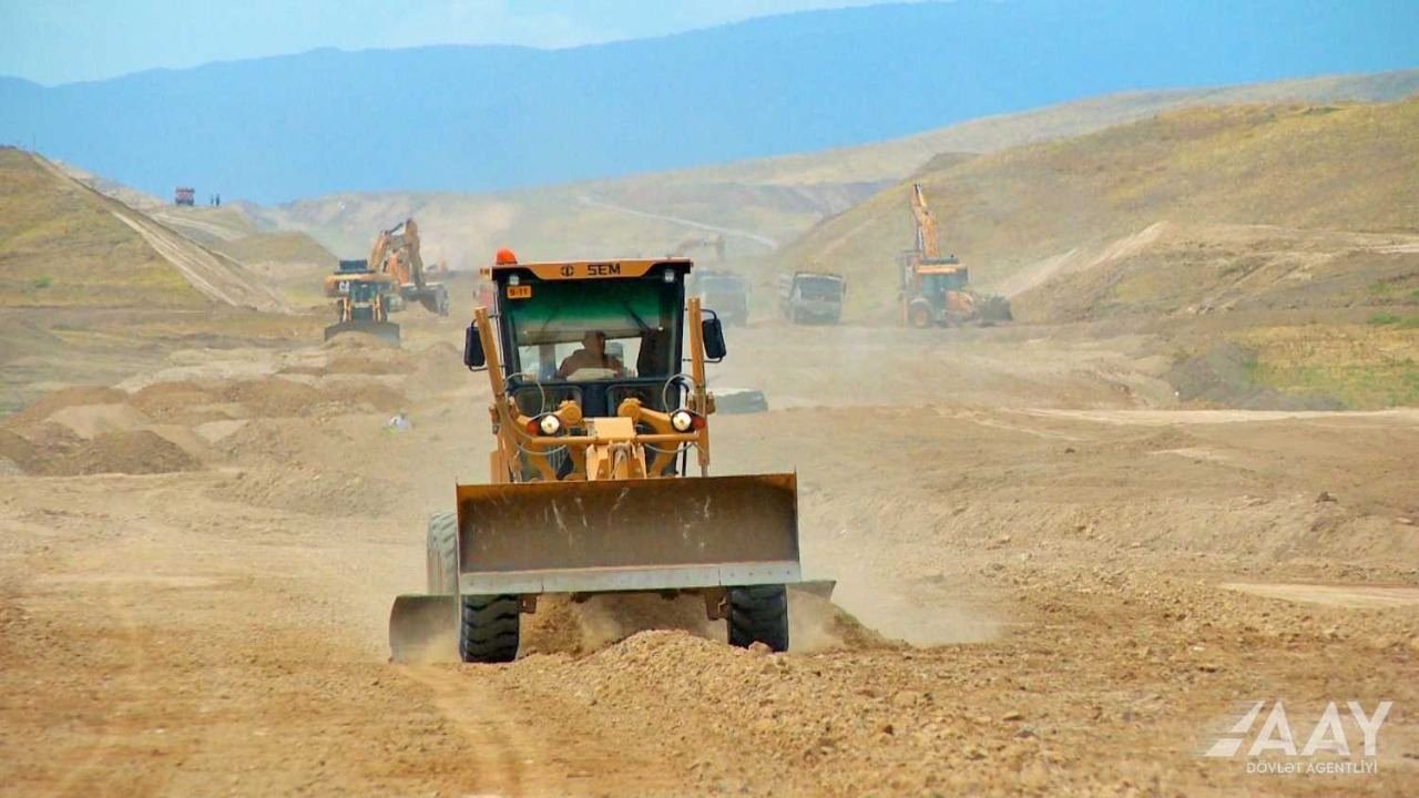 Azerbaijan's Fuzuli-Aghdam highway construction continues (PHOTO)