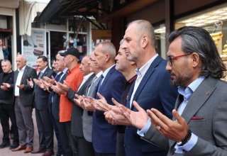 Bolu esnafı Ahilik Haftası kapsamında iş yerlerini duayla açtı