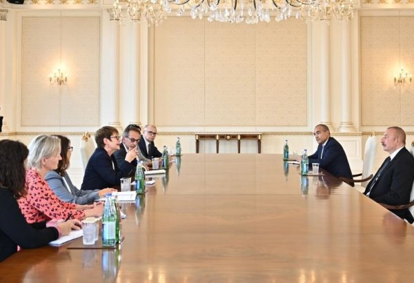President Ilham Aliyev receives delegation led by EBRD's President