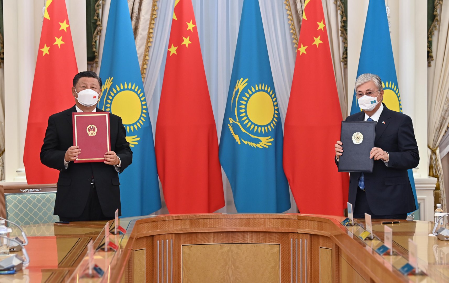 Çin Devlet Başkanı Şi, Kazakistan'ı ziyaret etti