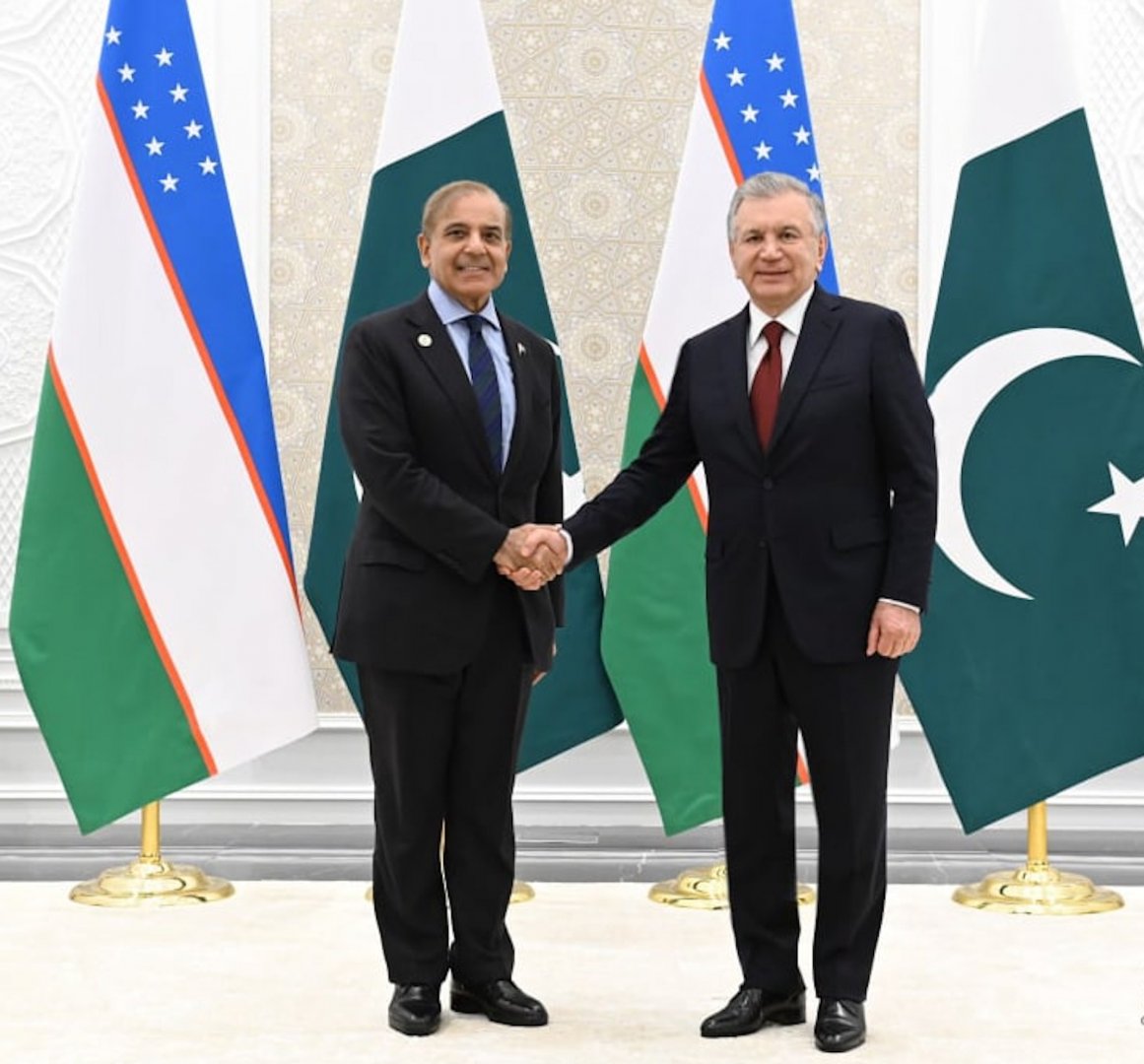 Pakistan ve Özbekistan liderleri Şanghay İşbirliği Örgütü Zirvesi'nde görüştü