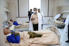 Azerbaijani Defense Minister meets with wounded being treated in military hospital (PHOTO/VIDEO)