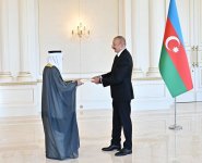 President Ilham Aliyev receives credentials of newly-appointed ambassador of State of Kuwait (PHOTO)