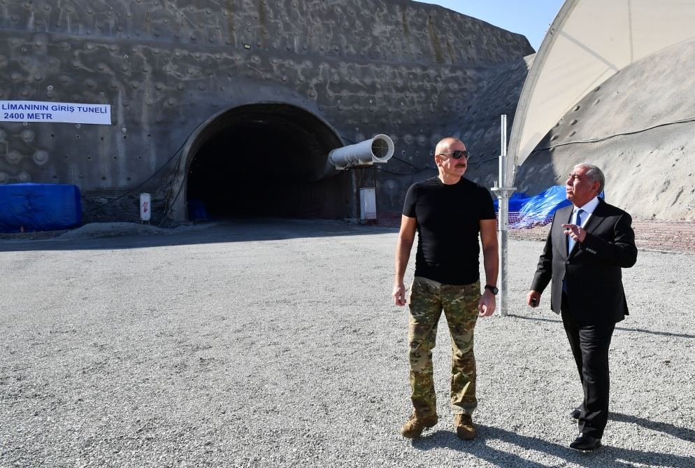 Prezident İlham Əliyev Kəlbəcər-Laçın avtomobil yolunda yeni inşa edilən tunellə tanış olub (FOTO)