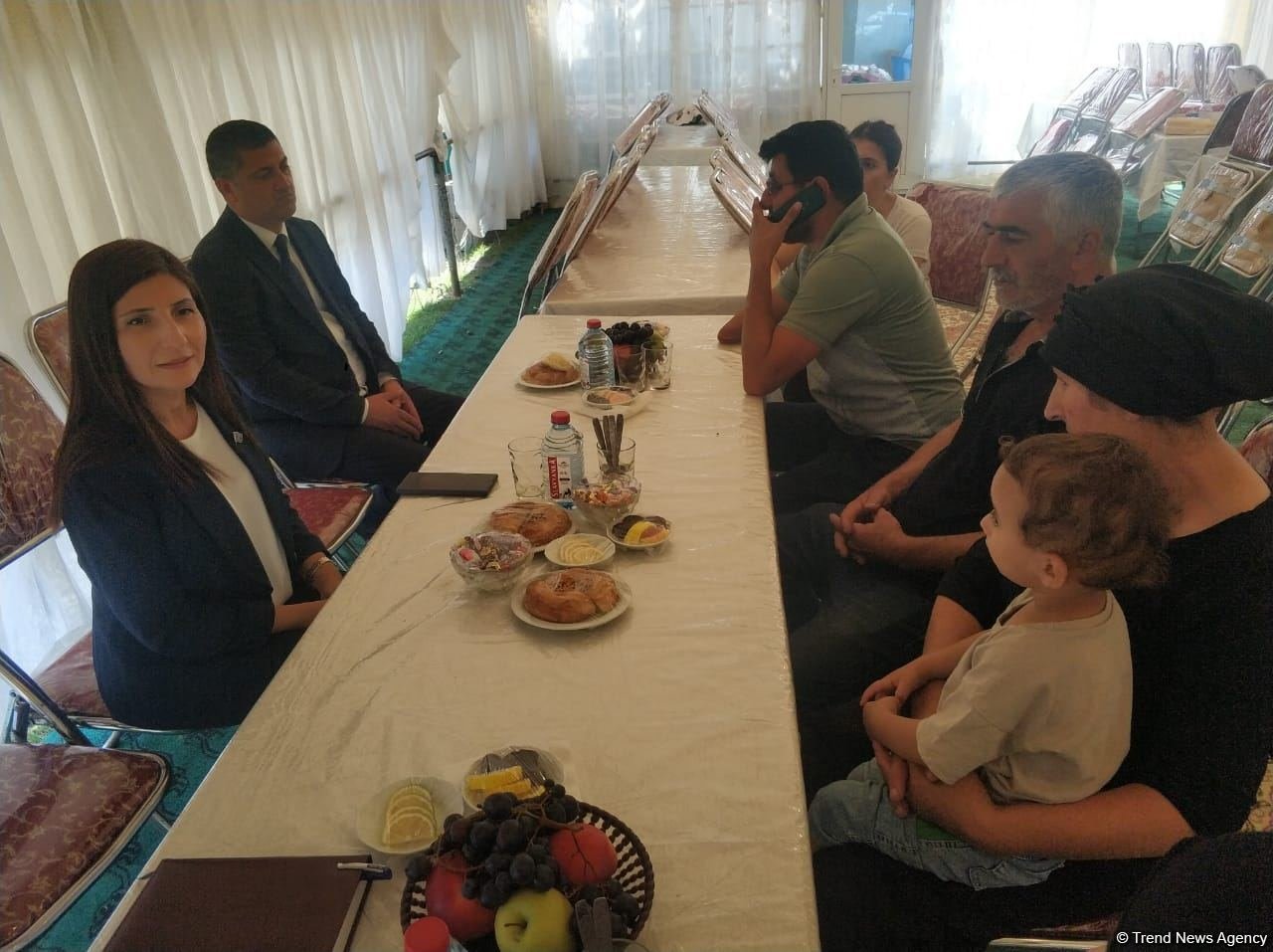 Deputat Sevil Mikayılova Xaçmazda şəhid və yaralı hərbçilərimizin ailələrini ziyarət edib (FOTO)