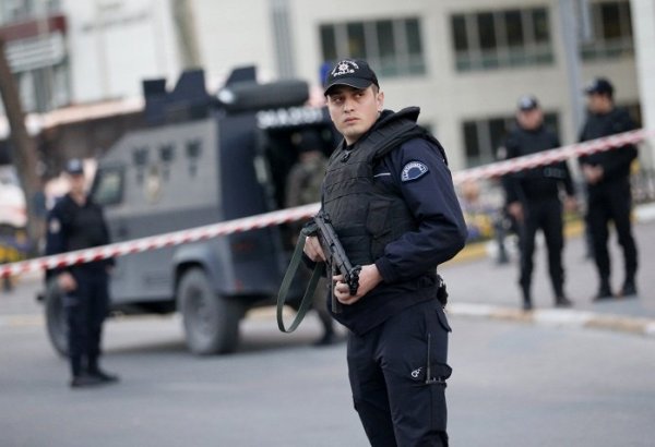 В Турции произошло вооруженное нападение на полицейское общежитие, есть погибший и раненый (Обновлено)
