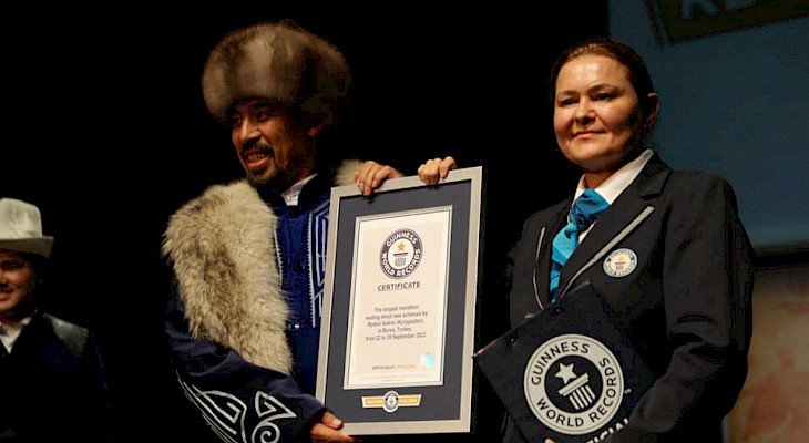 Kyrgyz Manas narrator enters Guinness Book of Records for longest marathon reading aloud