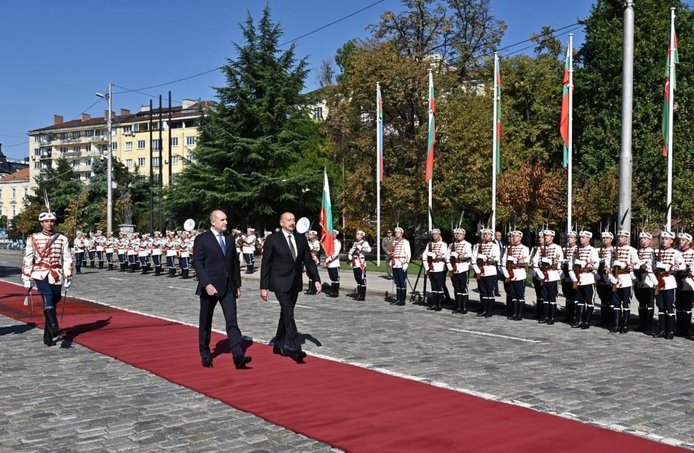 В Софии состоялась церемония официальной встречи Президента Ильхама Алиева (ФОТО)