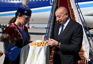 Азербайжандын президенти Ильхам Алиев Кыргызстанга мамлекеттик сапар менен келди
