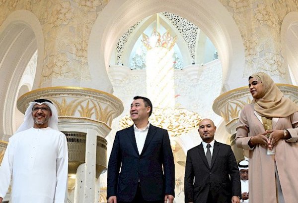 Kyrgyz president visits Mausoleum and Mosque of Sheikh Zayed