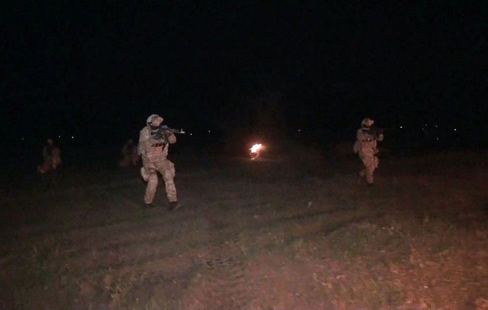 Azerbaijan's special forces carry out night-time exercises in country's south (VIDEO)
