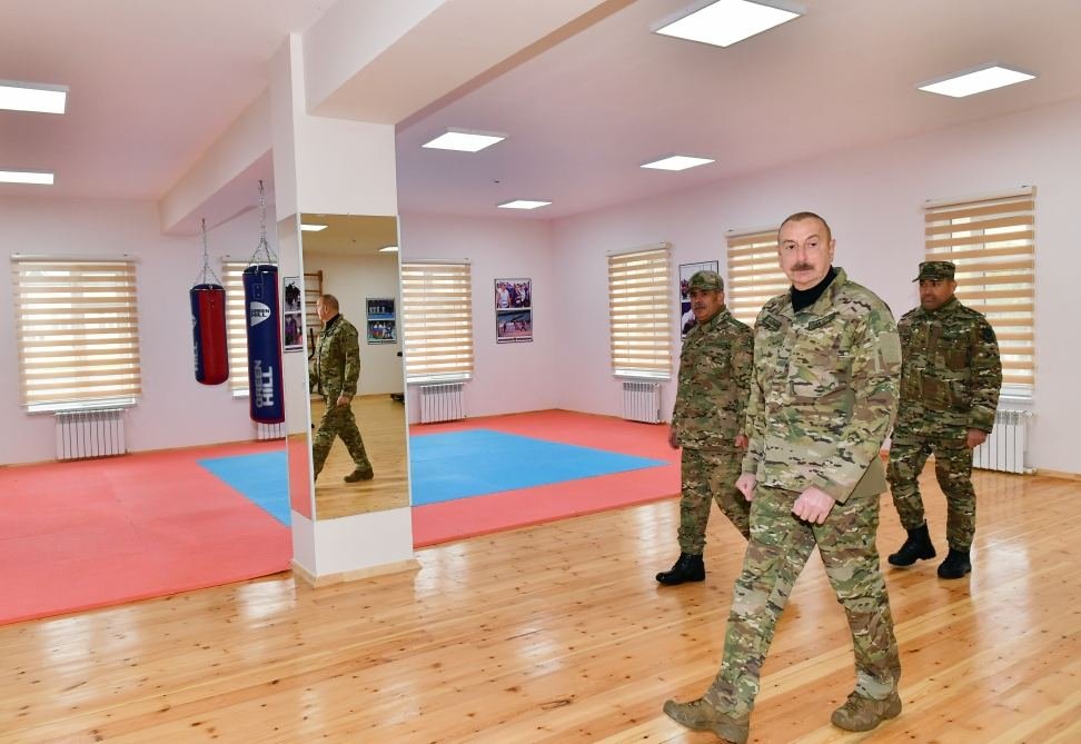 President Ilham Aliyev views conditions created at newly commissioned military unit of Defense Ministry in Fuzuli district (PHOTO)