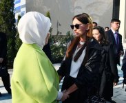 First Lady of Azerbaijan Mehriban Aliyeva gets acquainted with 'Mirage of Time' exhibition in Samarkand (PHOTO)