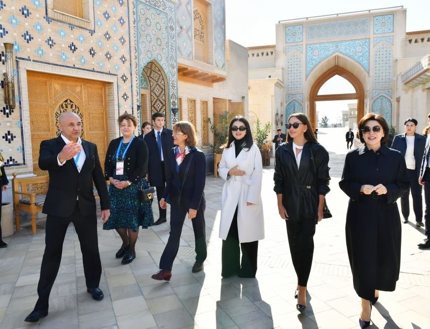 Azerbaijan's First Lady Mehriban Aliyeva views 'Eternal City' historical, ethnographic complex in Samarkand (PHOTO)