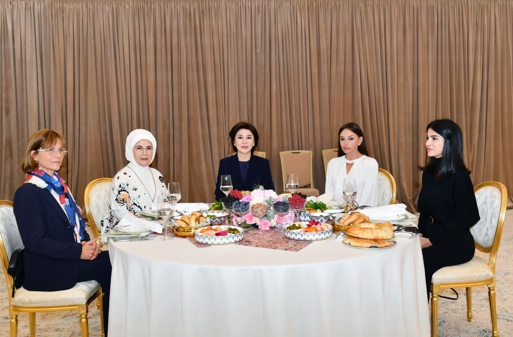 First Lady of Azerbaijan Mehriban Aliyeva attends dinner organized in Samarkand (PHOTO)