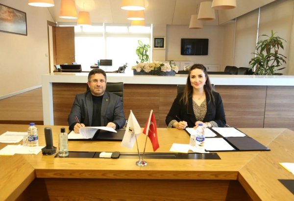 Стамбульский коммерческий университет будет проводить курсы для азербайджанских предпринимателей (ФОТО)