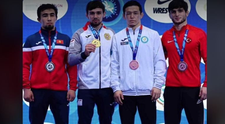 Кыргызстандык эки балбан жаштар арасында дүйнө чемпионатында медалга ээ болду