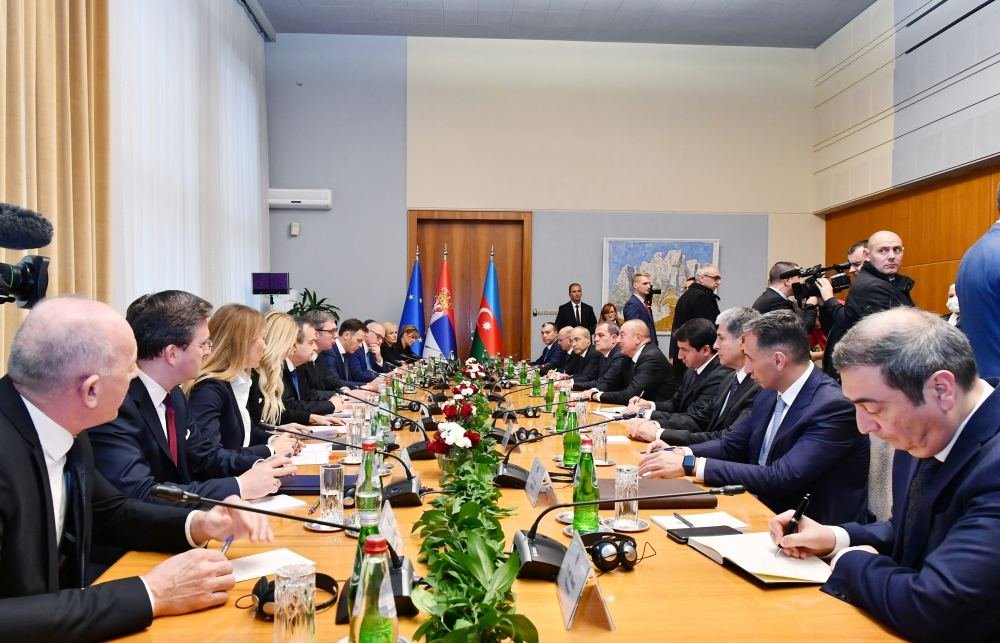 Prezident İlham Əliyevin Serbiya Prezidenti Aleksandar Vuçiç ilə geniş tərkibdə görüşü olub (FOTO)
