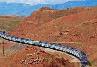 Садыр Жапаров: Железная дорога «КНР-КР-РУз» создает широкие условия для получения больших доходов и привлечения инвестиций