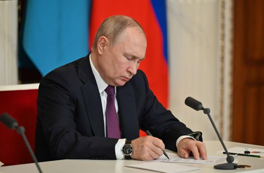 Rusiya START müqaviləsində iştirakını dayandırır - Putin