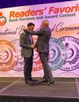 Rövşən Abdullaoğluna “Readers’ Favorite” beynəlxalq kitab müsabiqəsinin qızıl medalı təqdim olunub