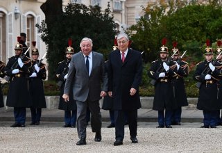 Президент Казахстана провел встречу с Председателем Сената Франции