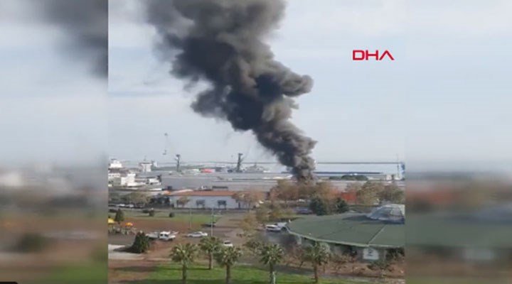 Fire erupts in Turkiye's port of Samsun following explosion (VIDEO)