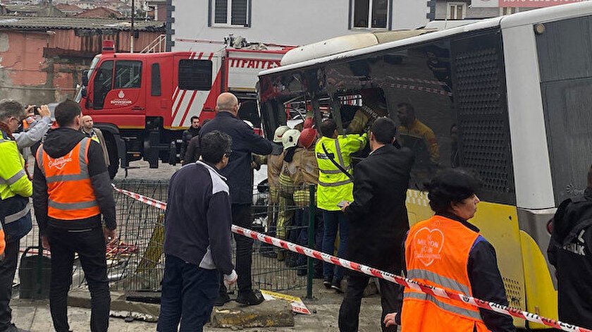 19 injured in bus collision with tram in Istanbul