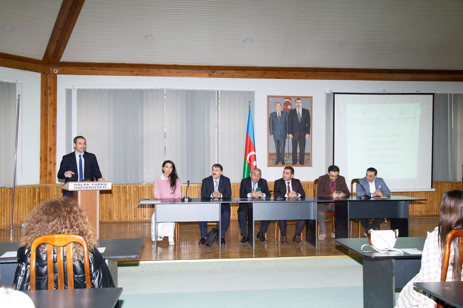 Odlar Yurdu Universitetində Qloballaşma Dövründə Milli-Mənəvi Dəyərlərin Qorunması adlı tədbir keçirilib