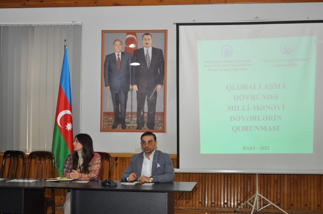 Odlar Yurdu Universitetində Qloballaşma Dövründə Milli-Mənəvi Dəyərlərin Qorunması adlı tədbir keçirilib